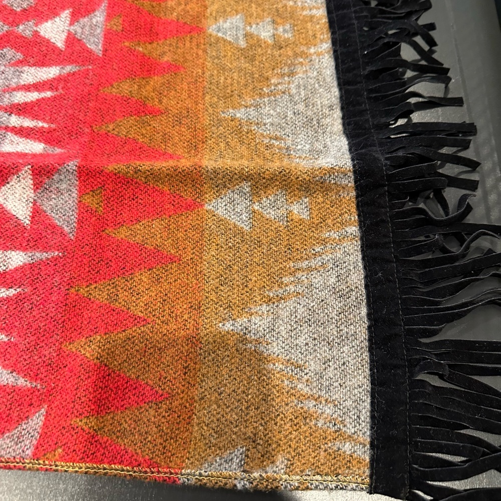 Colorful Geometric Patterned Scarf - Picture 3 of 4